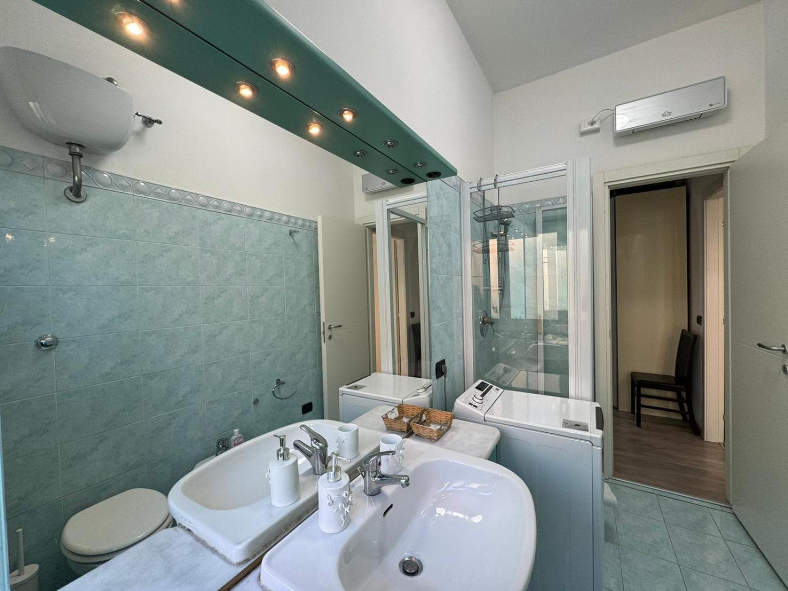 Appartement New Finished Flat In Centocelle *